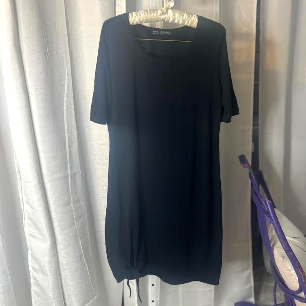 Peruvian Connection Scoop Neck Knit Midi Dress with Tie on Hem in Navy - Size L